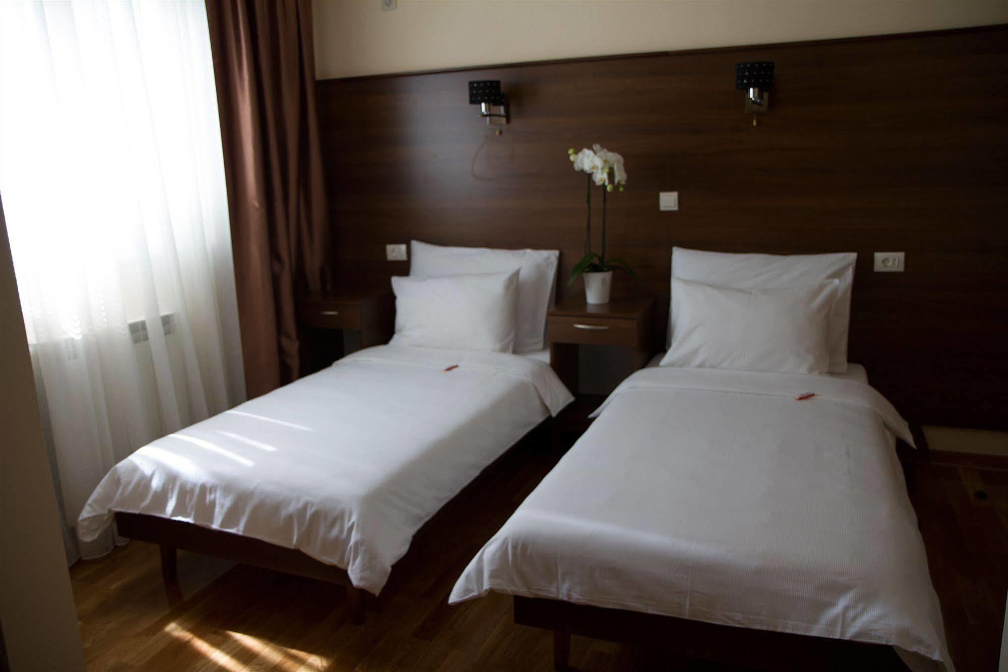 Hotel M Podgorica Extérieur photo